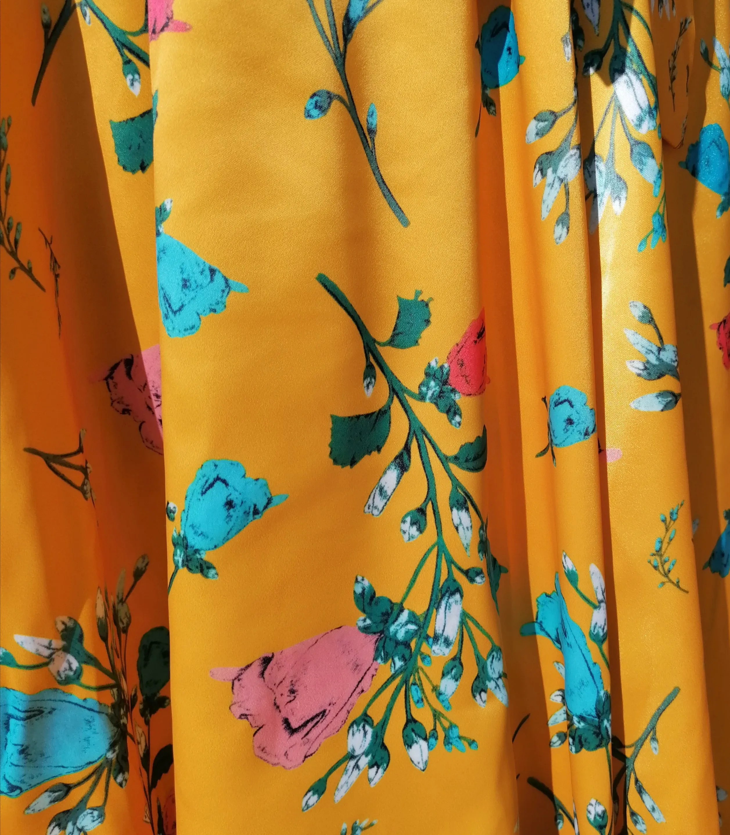 Golden 1950s style dress