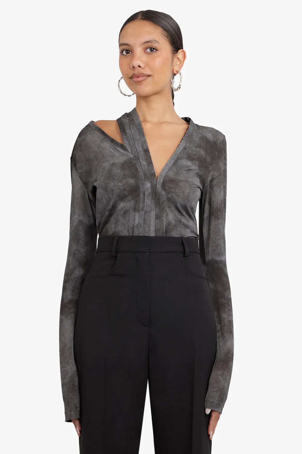 HOOK & EYE V NECK BODYSUIT | CLOUDY GREY