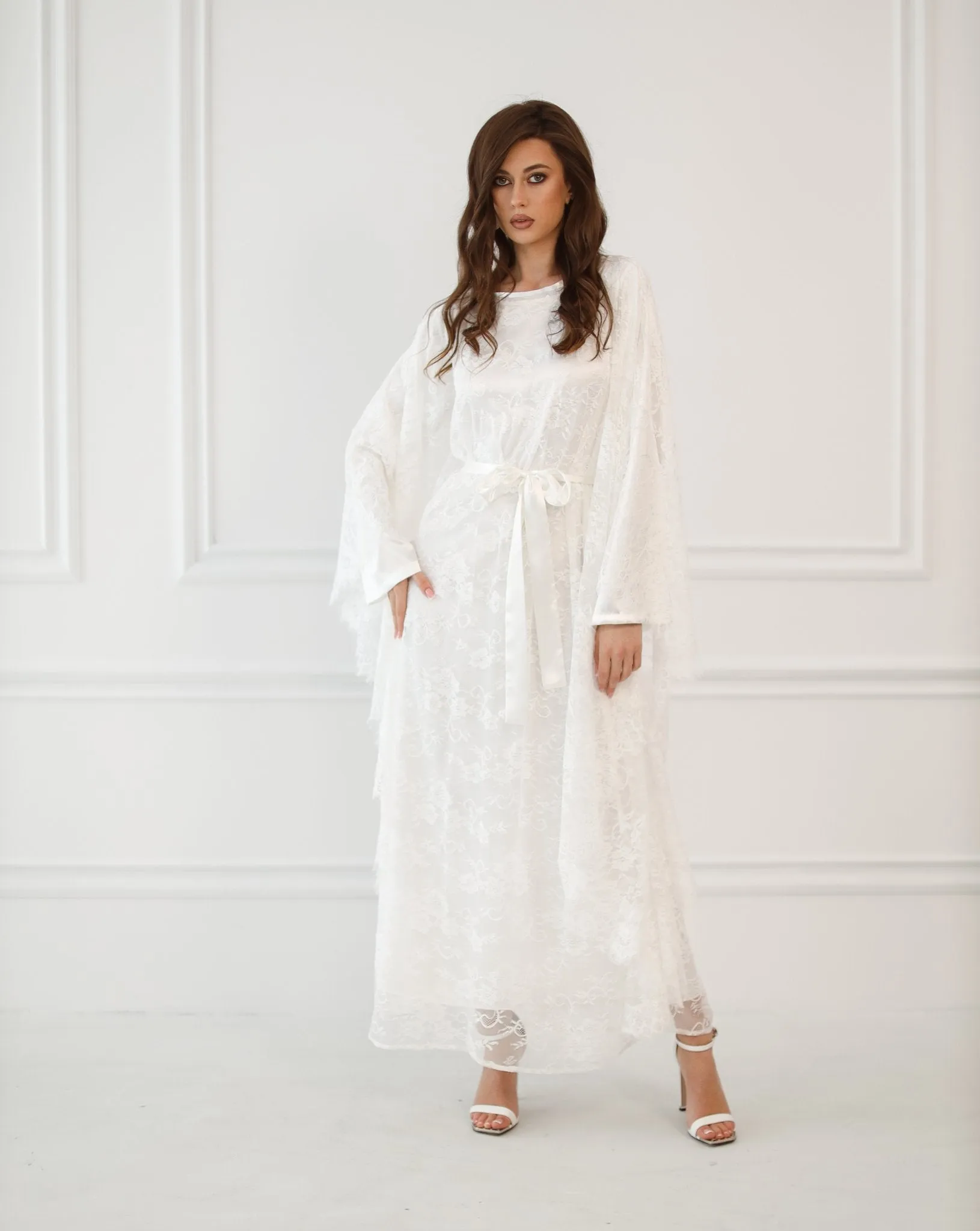 Lulu Closed Lace Abaya With Slip Dress