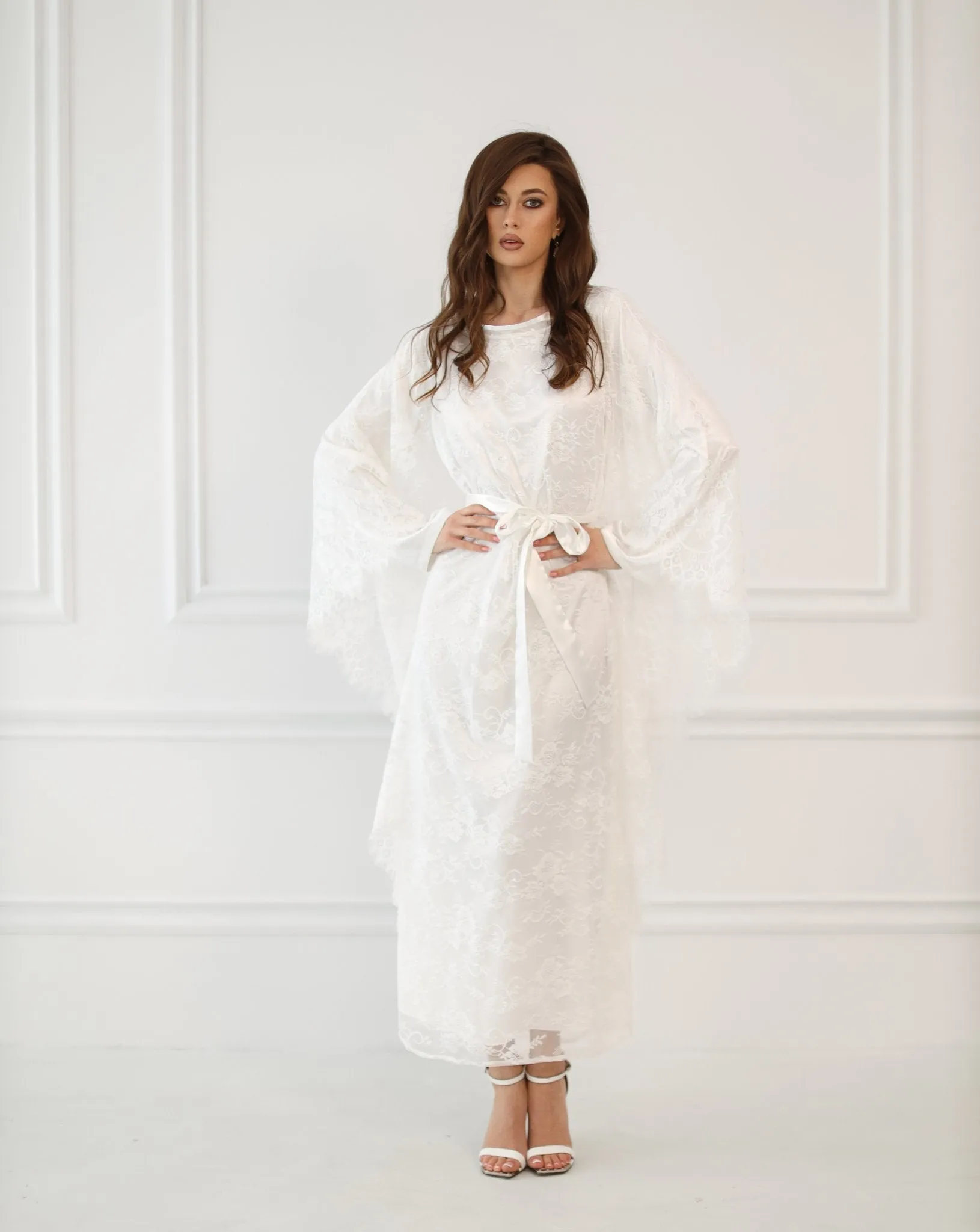 Lulu Closed Lace Abaya With Slip Dress
