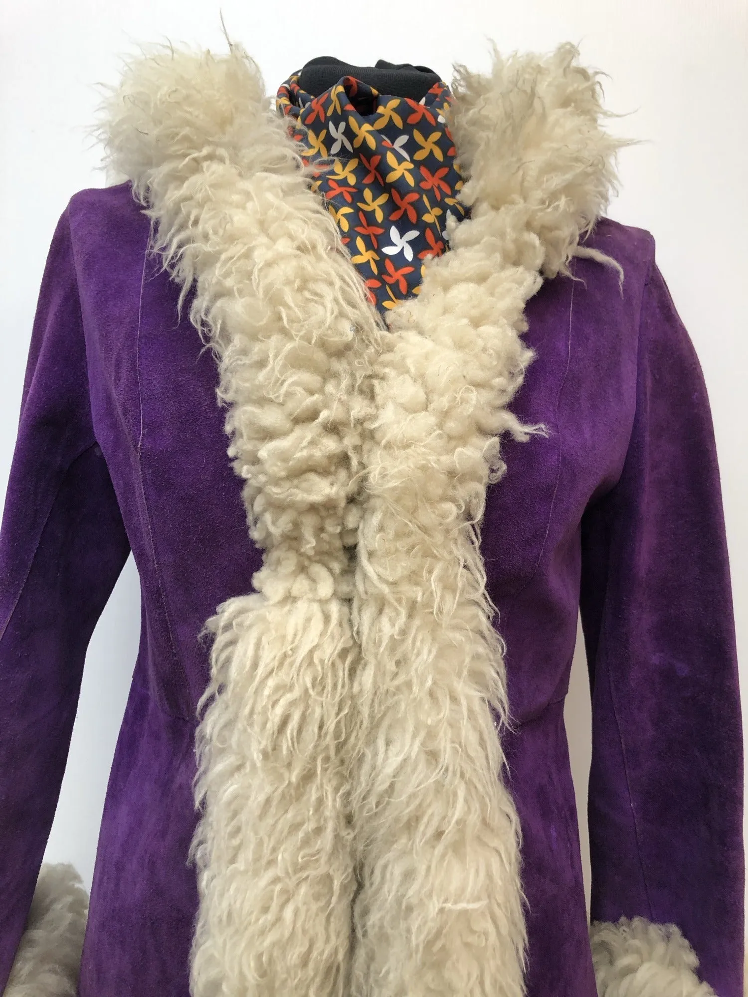 Rare 1970s Suede Shearling Hooded Jacket in Purple - Size 10
