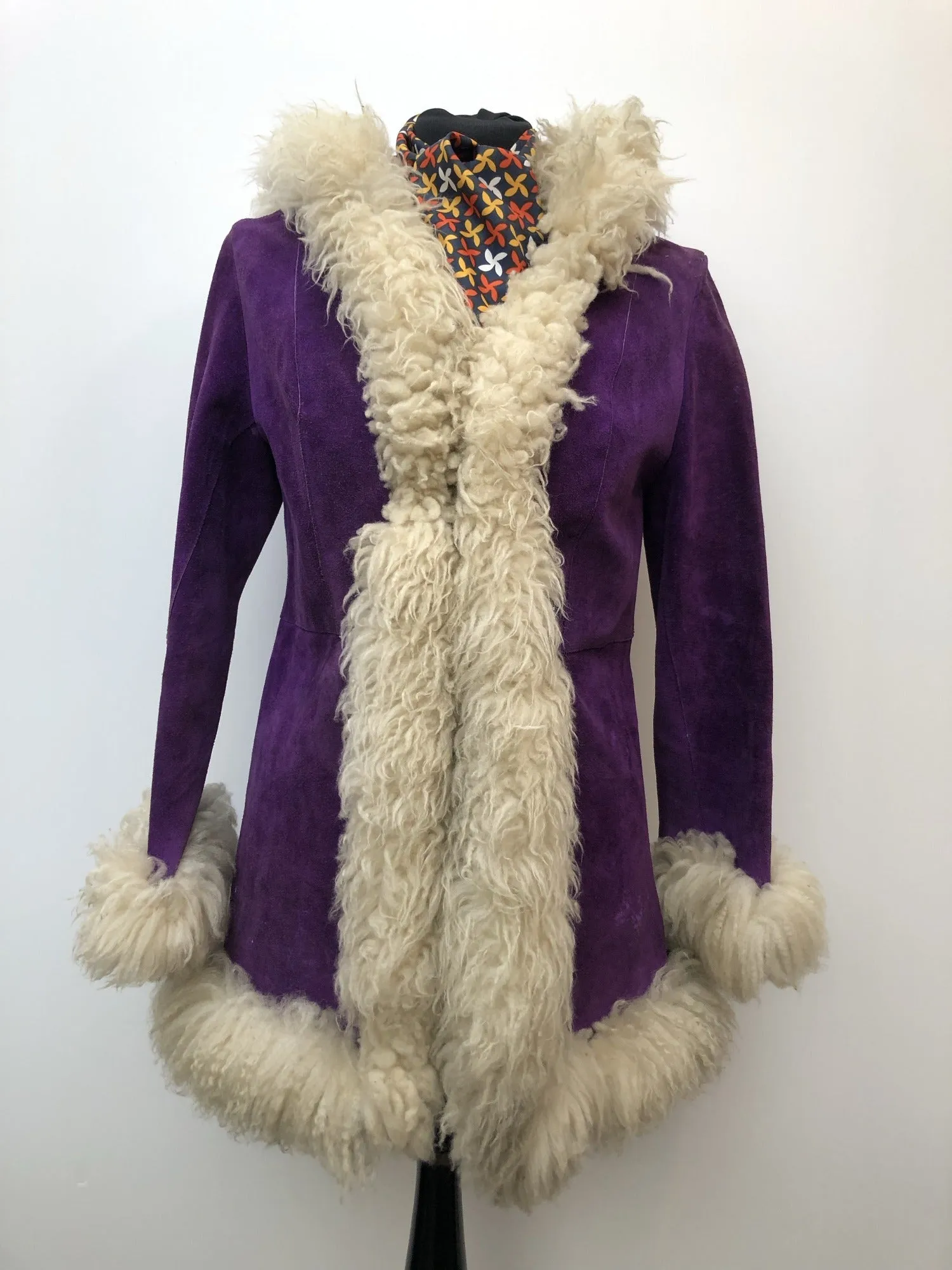 Rare 1970s Suede Shearling Hooded Jacket in Purple - Size 10