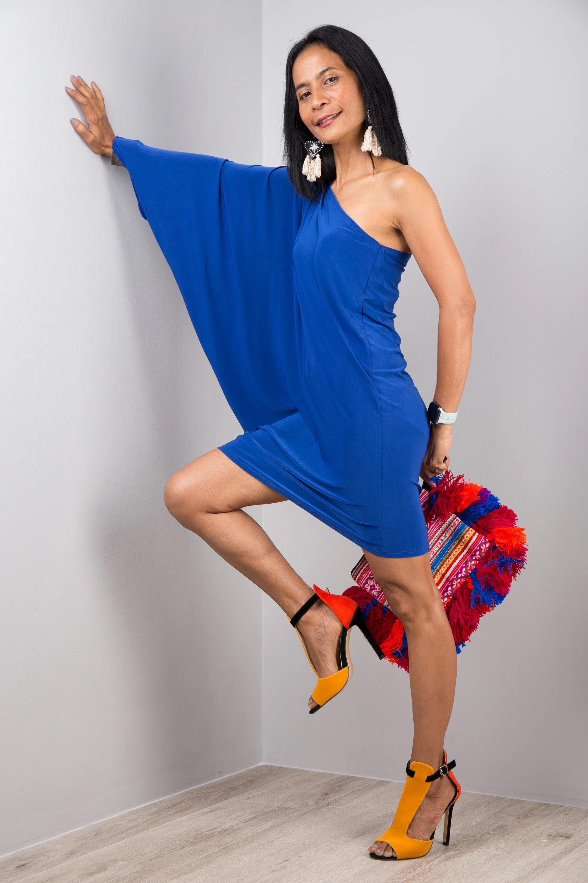 Short blue dress