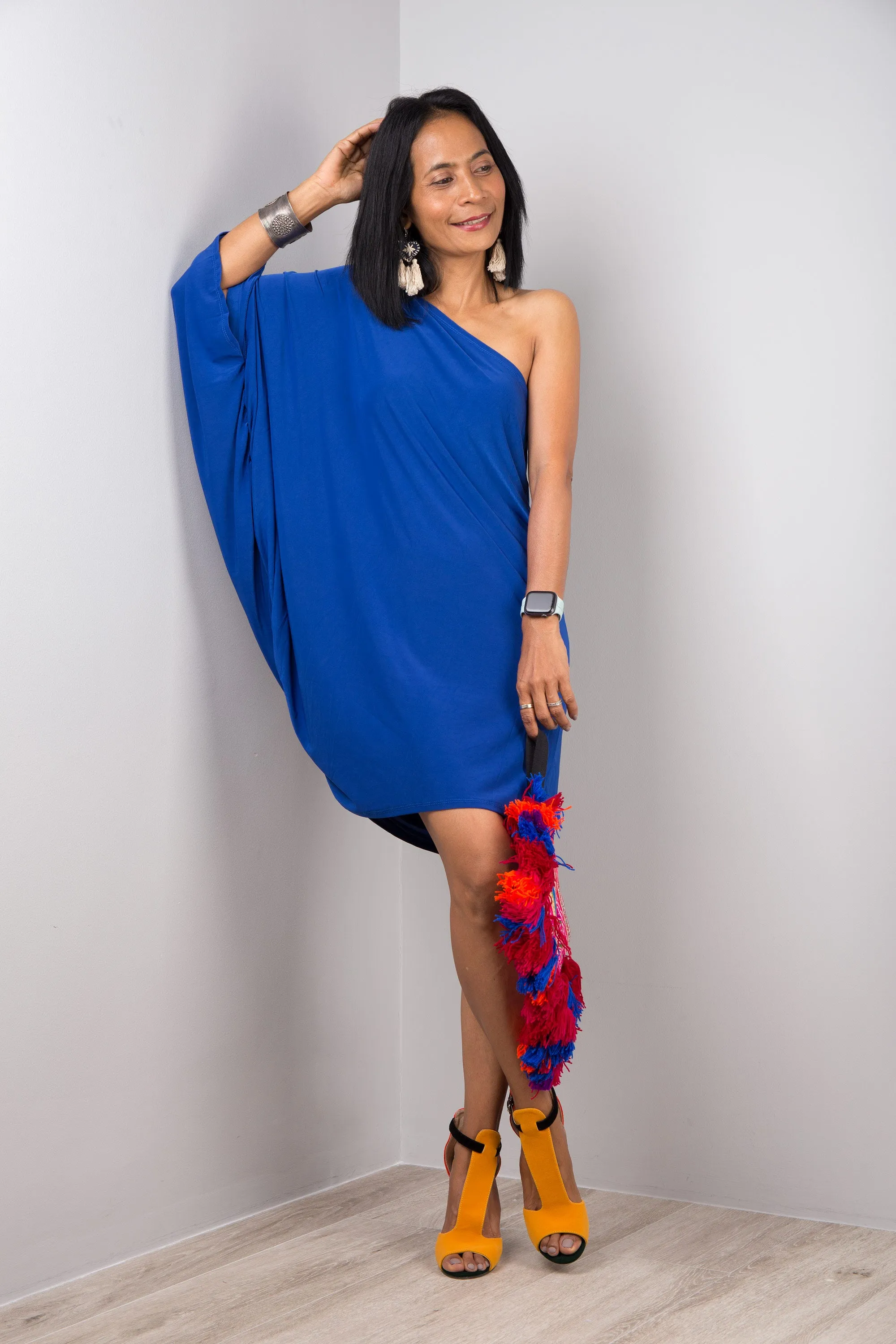 Short blue dress