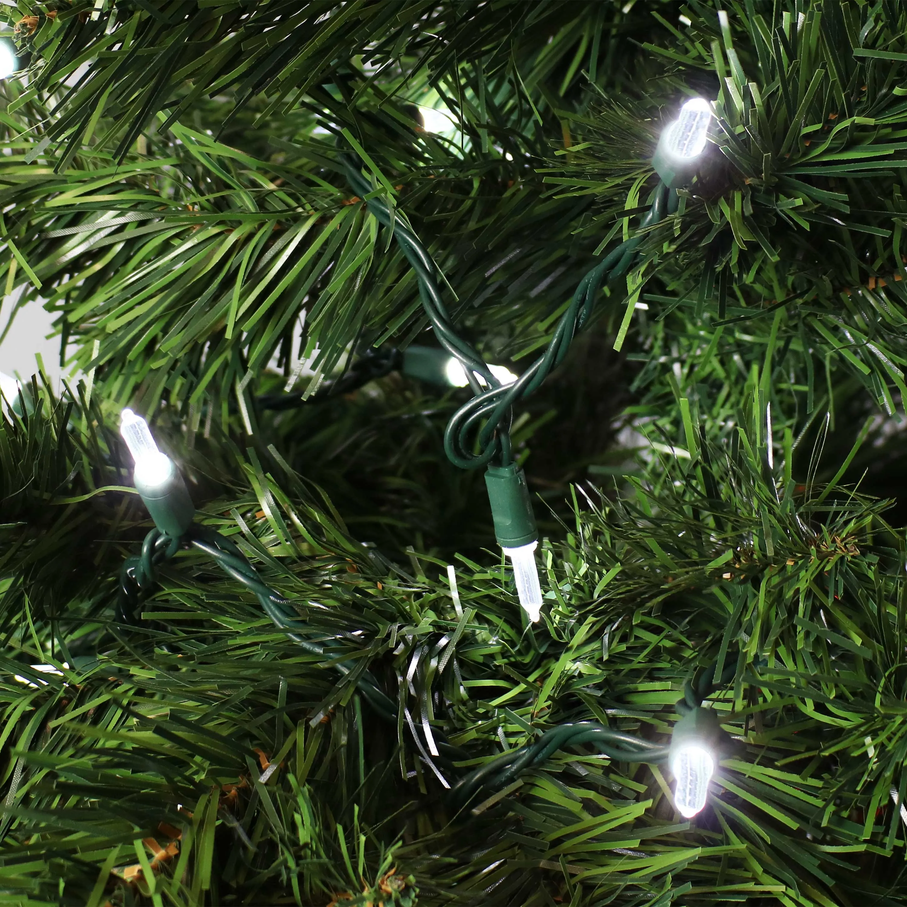 Sunnydaze 70-Count M6 Smooth LED Christmas Tree String Lights